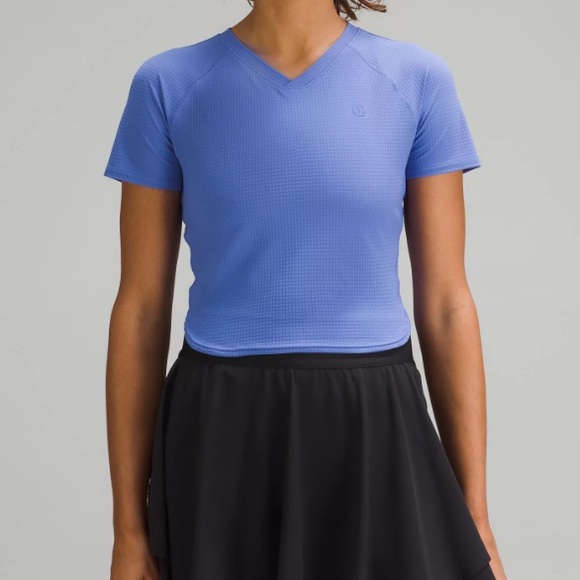 🔥Host Pick🔥 LULULEMON Grid-Texture Cropped Tennis Short Sleeve WLIN 6 - Picture 1 of 5
